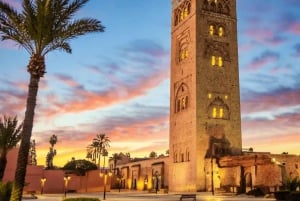 Marrakech by Night with Locals (La nuit à Marrakech avec les habitants)