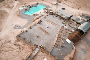 Marrakesch: Kamelritt, Abendessen, Pool und Feuershow in Agafay