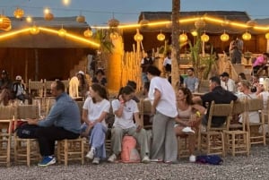 Marrakech: paseo en camello, cena, piscina y espectáculo de fuego en Agafay
