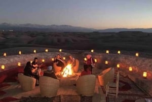 Marrakech: paseo en camello, cena, piscina y espectáculo de fuego en Agafay