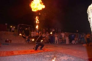 Marrakech: paseo en camello, cena, piscina y espectáculo de fuego en Agafay