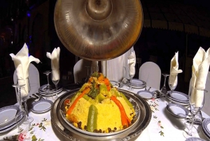 Marrakech: Chez Ali Fantasia Folk Show mit marokkanischem Abendessen