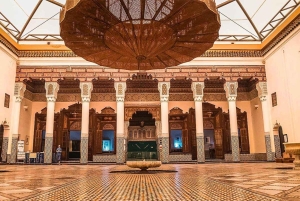 Marrakech: Dar El Bacha, Ben Youssef Madrasa och Medina-tur