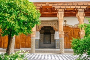 Marrakech: Dar El Bacha, Ben Youssef Madrasa och Medina-tur