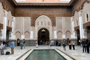 Marrakech: Dar El Bacha, Ben Youssef Madrasa och Medina-tur