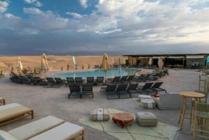 Marrakech: Marrakec: Day Pass in The Desert, uima-allas ja lounas.