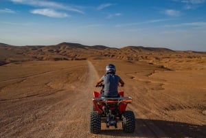 Marrakech : quad dans le désert d'Agafay, balade à dos de chameau et dîner-spectacle