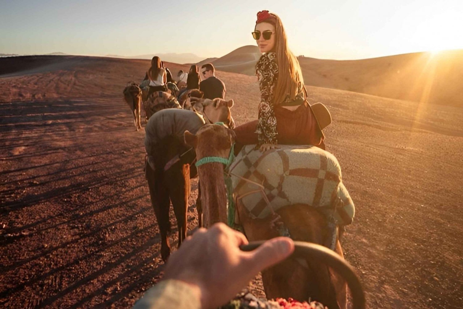 Marrakech: Ørkensafari, firhjulstrækker, kamel, middagsshow og pool