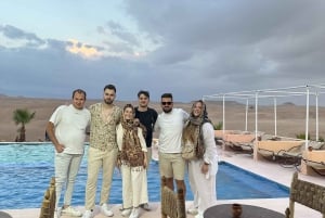 Marrakech: Ørkensafari, firhjulstrækker, kamel, middagsshow og pool