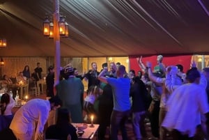 Marrakech: Ørkensafari med middag, show, dans og svømmebasseng