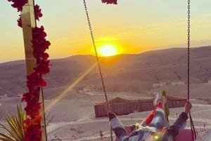 Marrakech Agafay Desert Tour Kamelin auringonlasku illallisella Show'lla
