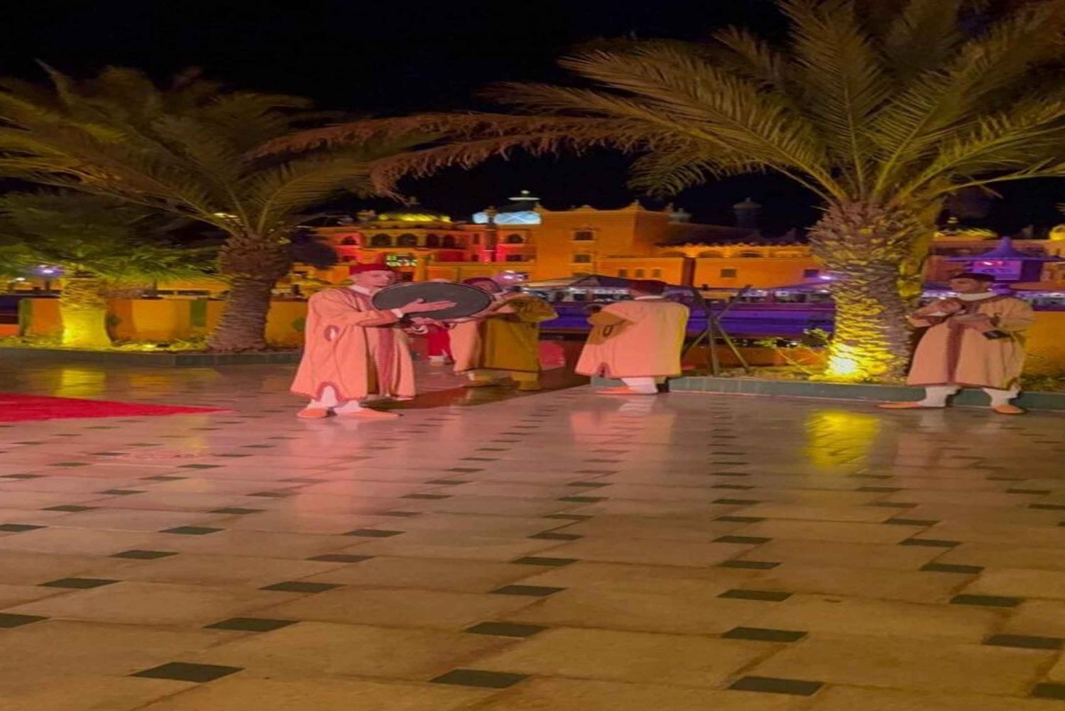 Marrakech: Cena spettacolo e Fantasia a Chez Ali