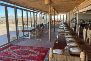 Marrakesz: Odkryj Agafay z lunchem i basenem