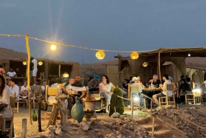 Marrakech: Tutustu aavikkoon Agafay Camel&Quad illallisella&näytöksellä