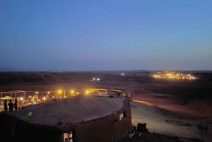 Marrakesz: Poznaj pustynne wielbłądy Agafay z kolacją i pokazem