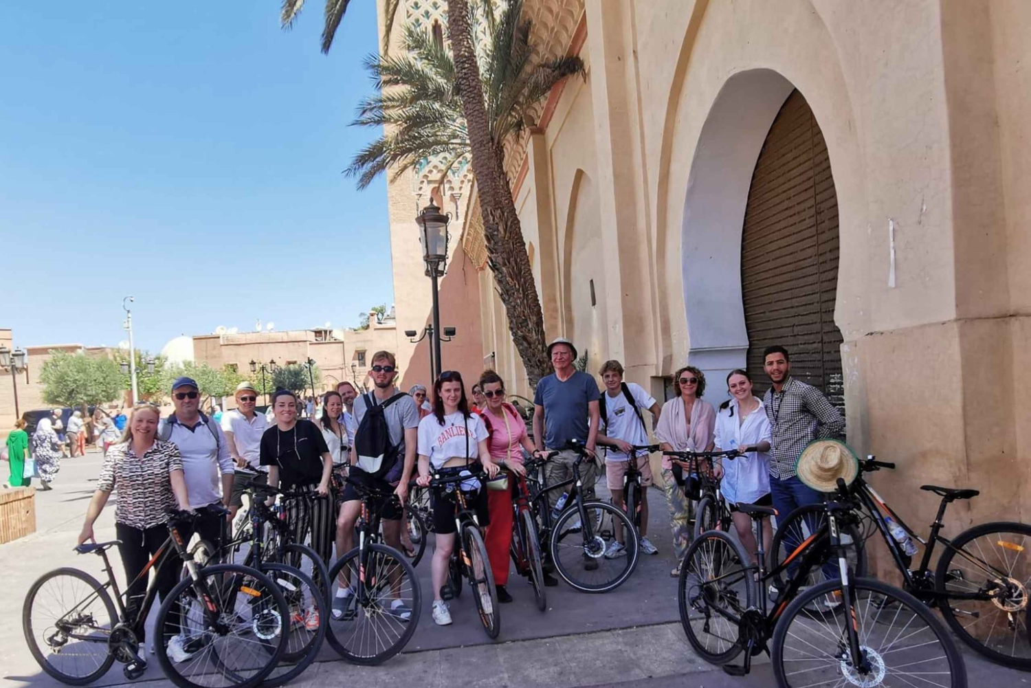 Marraquexe: Passeio de bicicleta guiado com um guia local