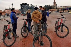 Marraquexe: Passeio de bicicleta guiado com um guia local