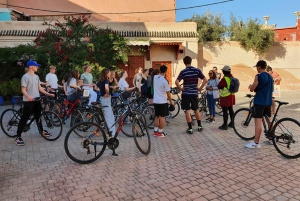 Marrakech: tour guidato della città in bicicletta - Cultura, colori e fascino