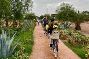 Marrakech: tour guidato della città in bicicletta - Cultura, colori e fascino