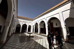 Marrakech Heritage: Saadian Tombs,Bahia Palace & Medina Tour