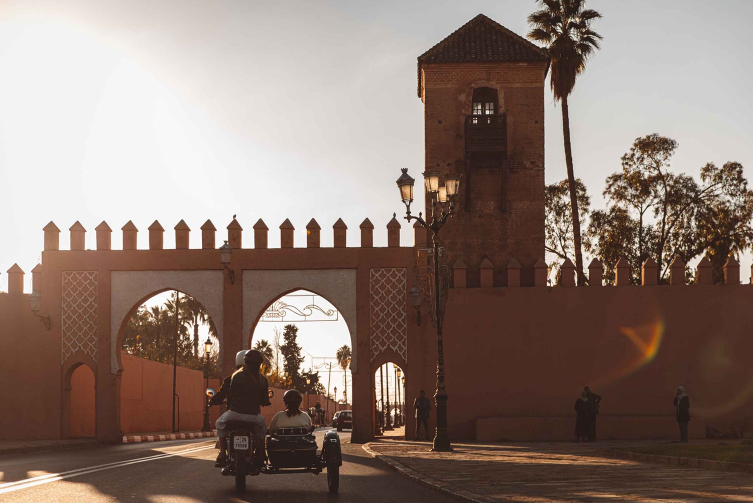 Les joyaux cachés de Marrakech : visite guidée vintage en side-car d'une heure et demie