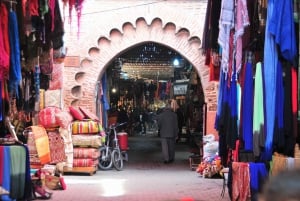Marrakech : Palais de la Bahia, tombeaux saadiens et visite de la médina