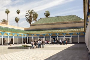 Marrakech: tour guidato del Palazzo Bahia, delle Tombe Saadiane e della Medina