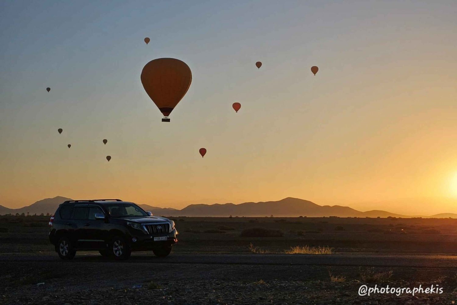 Marrakech: volo in mongolfiera con vista sulle montagne dell'Atlante e colazione berbera