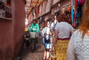 Marraquexe: Medersa Ben Youssef, Le Jardin Secret e passeio pelo souk