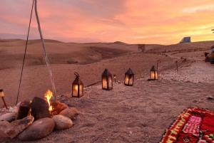 Marrakesch: Abendessen in der Agafay-Wüste, Feuershow & Kamelritt