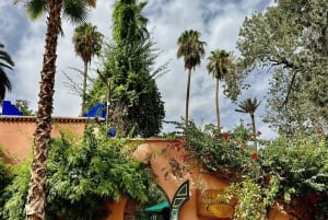 Marrakech: excursão ao jardim Majorelle e Menara e passeio de carruagem