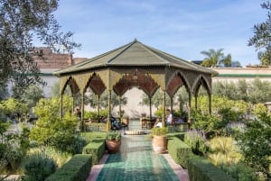 Marrakech : Madrasa Ben Youssef, jardin secret et visite de la médina