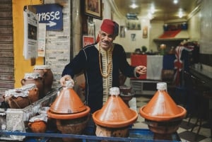 マラケシュメディナ・ストーリー・フード・ツアー（15以上の試食付き