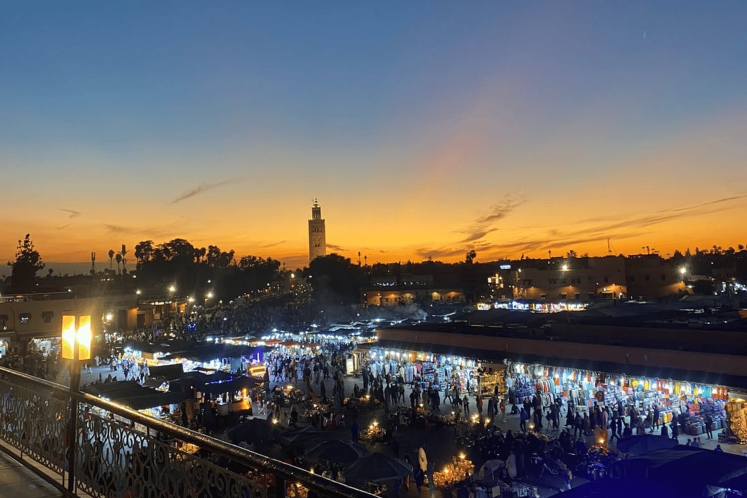 Marrakech: Medina-besøk med utsikt fra taket og tradisjonell servering