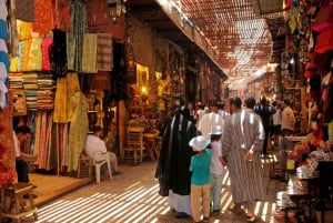 Marrakech : Visite de la médina : vue sur les toits et repas traditionnels