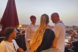 Marrakech: Medina-besøk med utsikt fra taket og tradisjonell servering