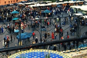 Marrakech: Medina-besøk med utsikt fra taket og tradisjonell servering
