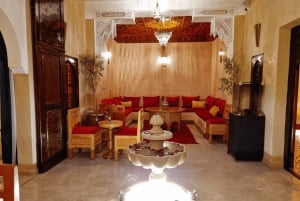 Marrakech: Medina-besøk med utsikt fra taket og tradisjonell servering