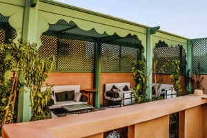 Marrakech: Medina-besøk med utsikt fra taket og tradisjonell servering