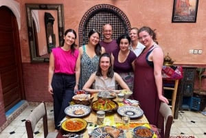 Marrakech: Clase de cocina marroquí con una familia local