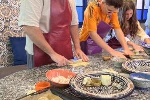 Marrakech: Moroccan Pastries and Tea Class with a Local