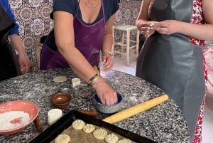 Marrakech: Moroccan Pastries and Tea Class with a Local