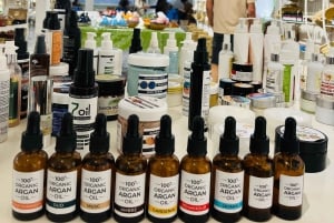 マラケシュ発：ウリカ渓谷の滝観光＆ランチ付きガイド付きハイキング