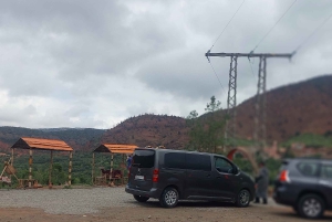 Marrakech: Valle dell'Ourika con guida alle cascate + pranzo