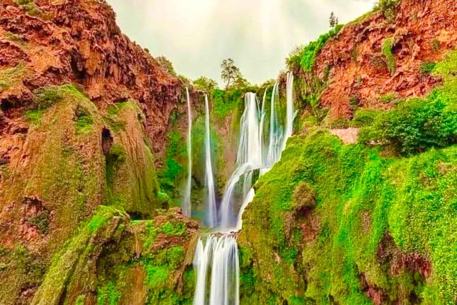 Marrakech: Ouzoud-Wasserfall, geführte Wanderung, Bootsfahrt & Mittagessen