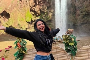 Marrakech: Ouzoud vesiputous, opastettu vaellus, veneajelu ja lounas
