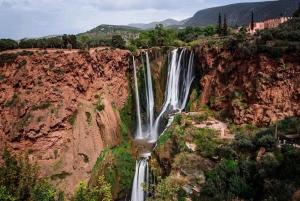 Marrakech: Ouzouds vattenfall: Guidad dagsutflykt med båttur