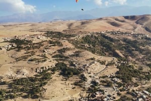 Marrakech : Vol en Parapente au-dessus du désert d'Agafay et du Haut Atlas