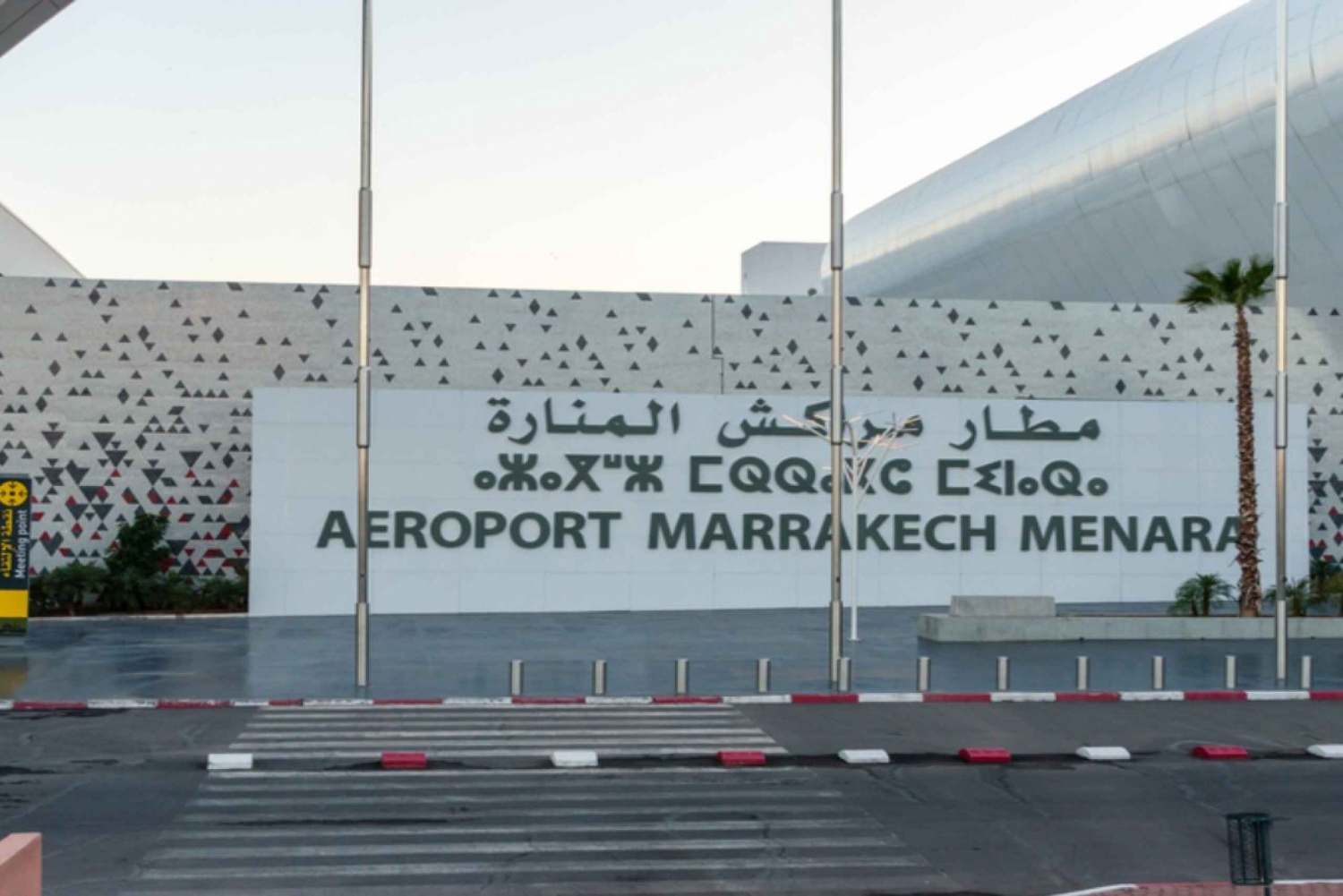 Marrakech: Privater Transfer zwischen RAK Flughafen & Palmeraies