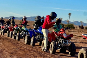 Marrakech: Marrakec: Quad-retki palmupuuvaltaisilla dyyneillä teen kera.